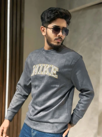 NIKE Basic Sweatshirt